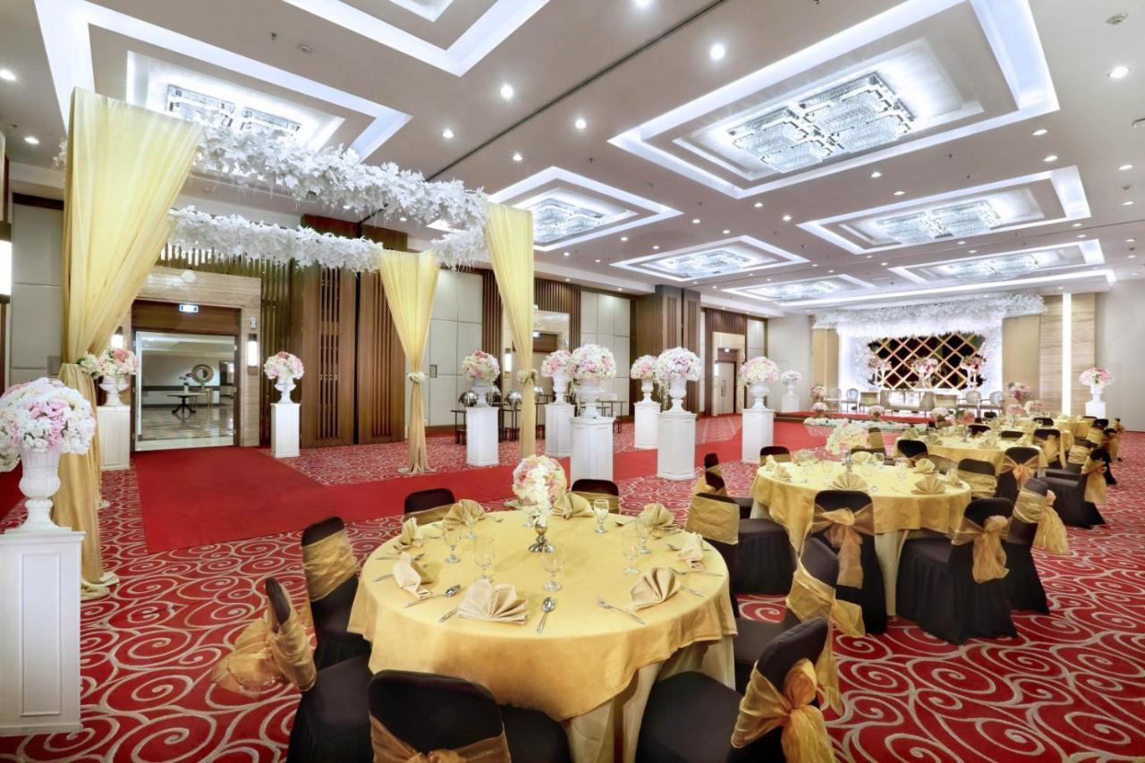 Aston Tropicana Hotel Bandung Exterior photo