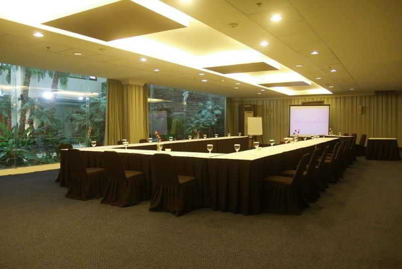 Aston Tropicana Hotel Bandung Exterior photo