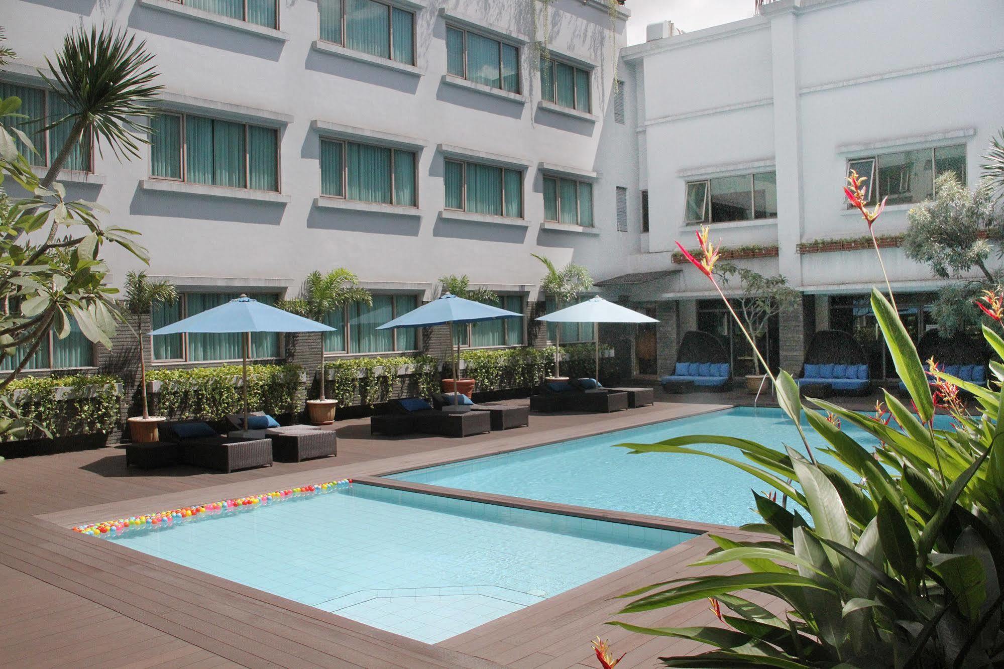 Aston Tropicana Hotel Bandung Exterior photo