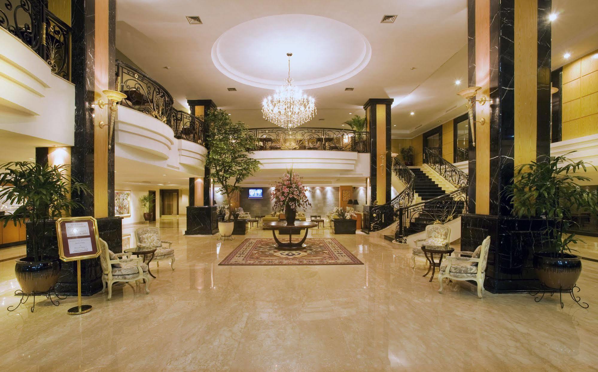 Aston Tropicana Hotel Bandung Exterior photo
